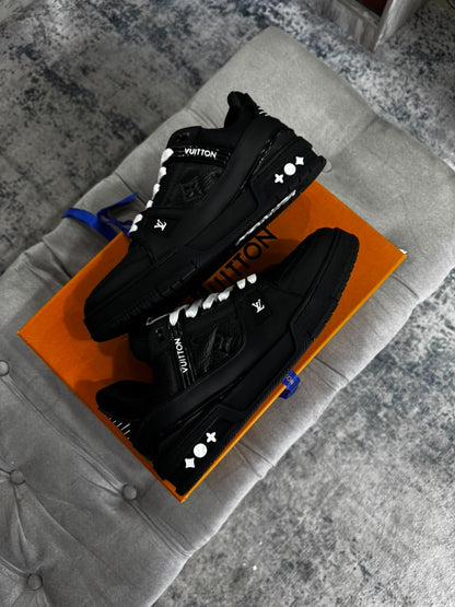 LV Trainer Total Black