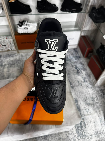 LV Trainer Total Black
