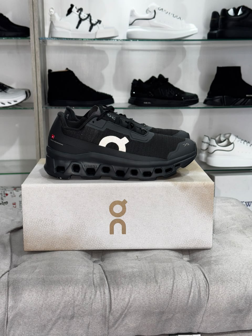 On Cloud Running Black