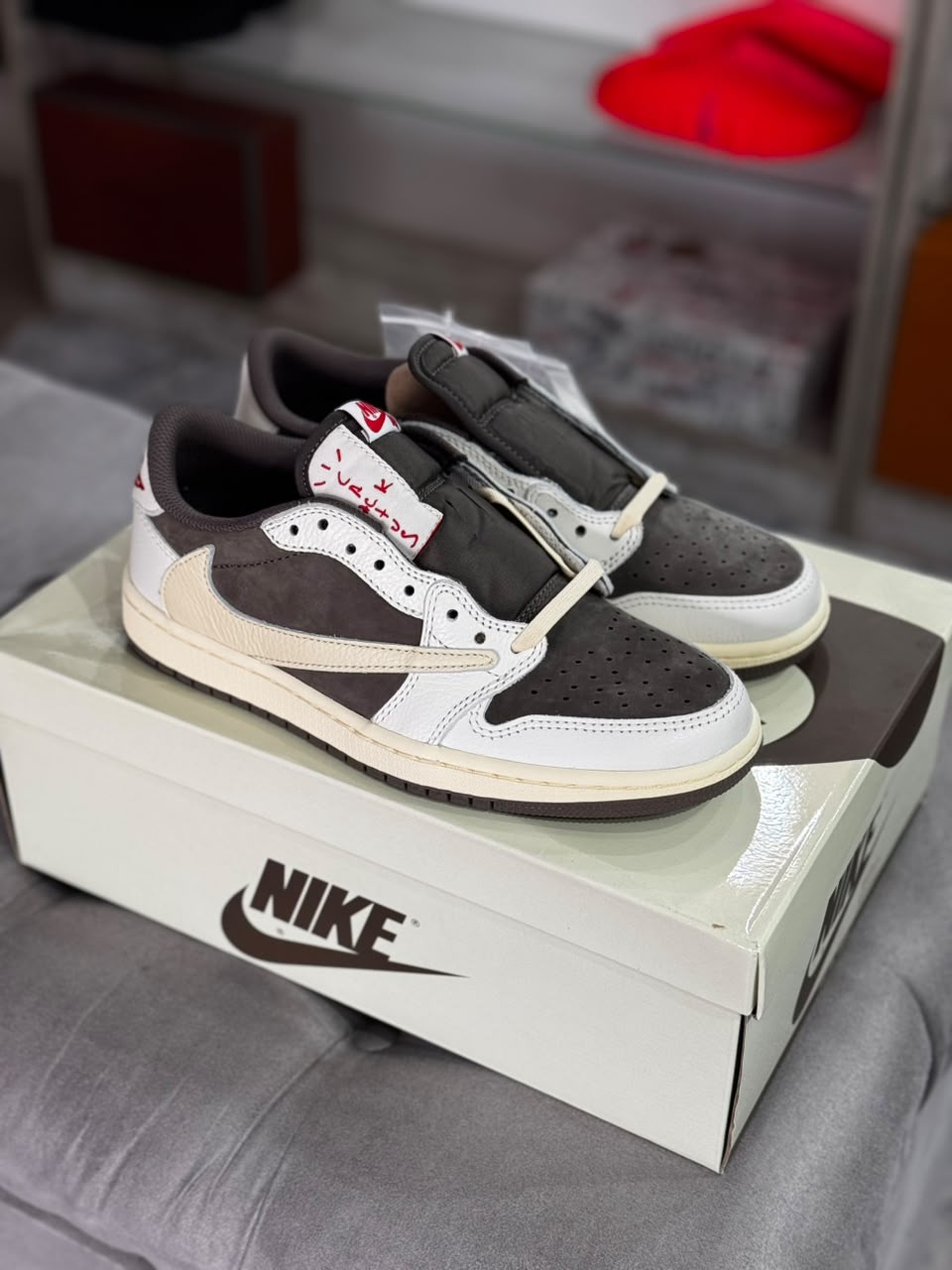 Travis Scott Mocha Reverse
